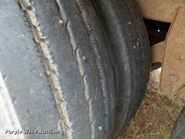 image for item EI9670 1990 Merritt livestock trailer
