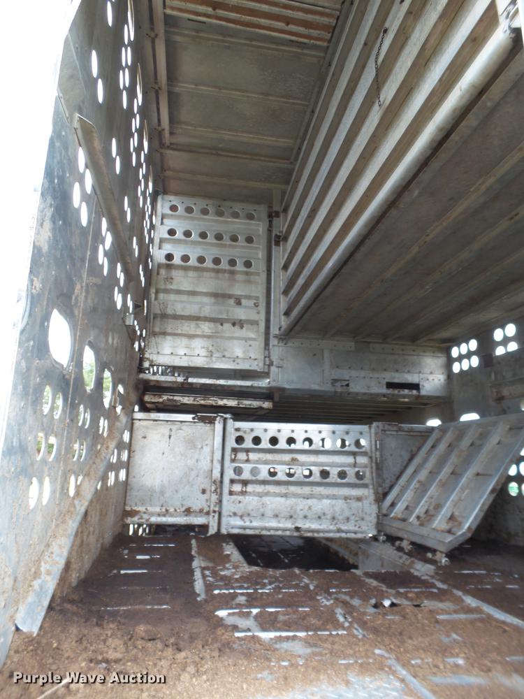 image for item EI9670 1990 Merritt livestock trailer