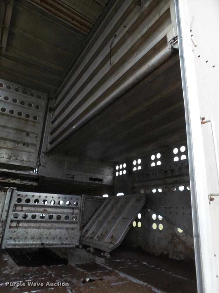 image for item EI9670 1990 Merritt livestock trailer