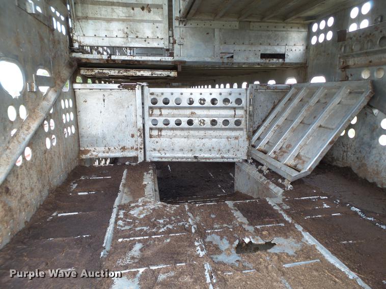 image for item EI9670 1990 Merritt livestock trailer