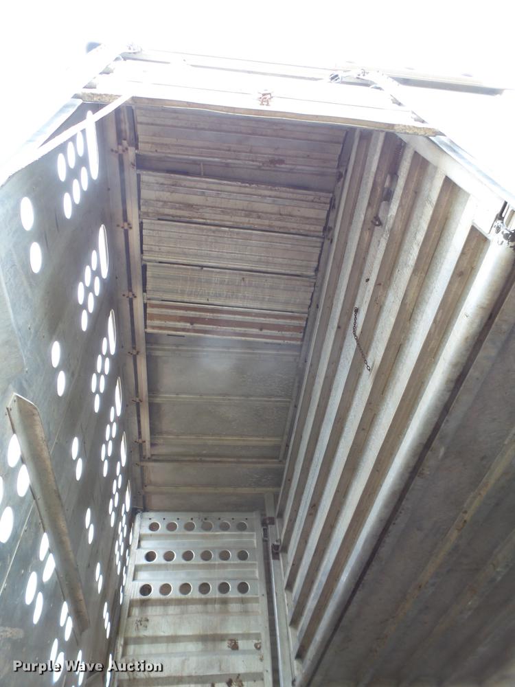 image for item EI9670 1990 Merritt livestock trailer