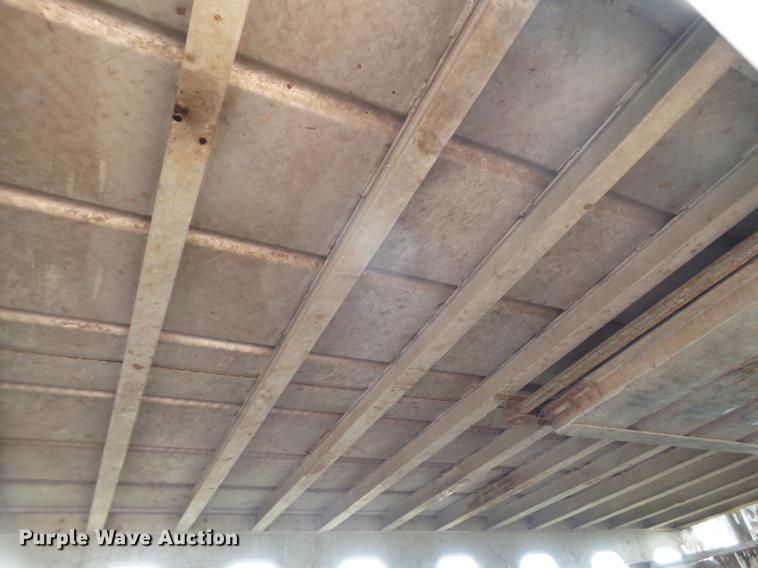 image for item EI9670 1990 Merritt livestock trailer