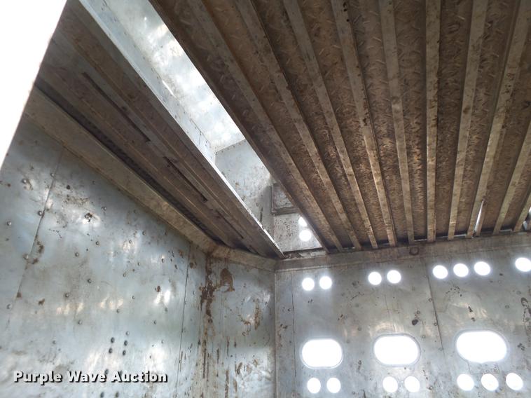 image for item EI9670 1990 Merritt livestock trailer