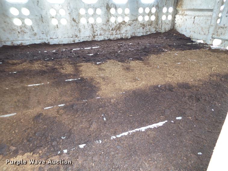 image for item EI9670 1990 Merritt livestock trailer