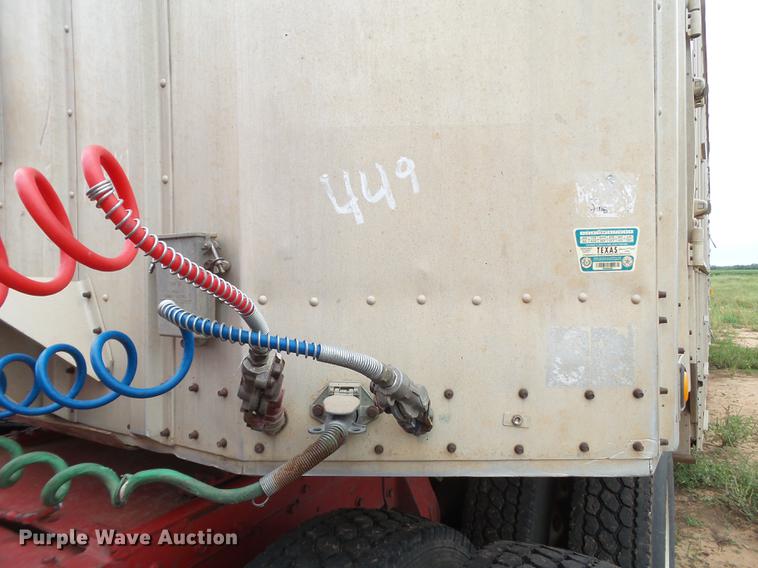 image for item EI9670 1990 Merritt livestock trailer