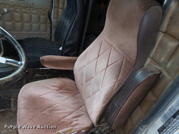 image for item EI9671 1983 Peterbilt 359 semi truck