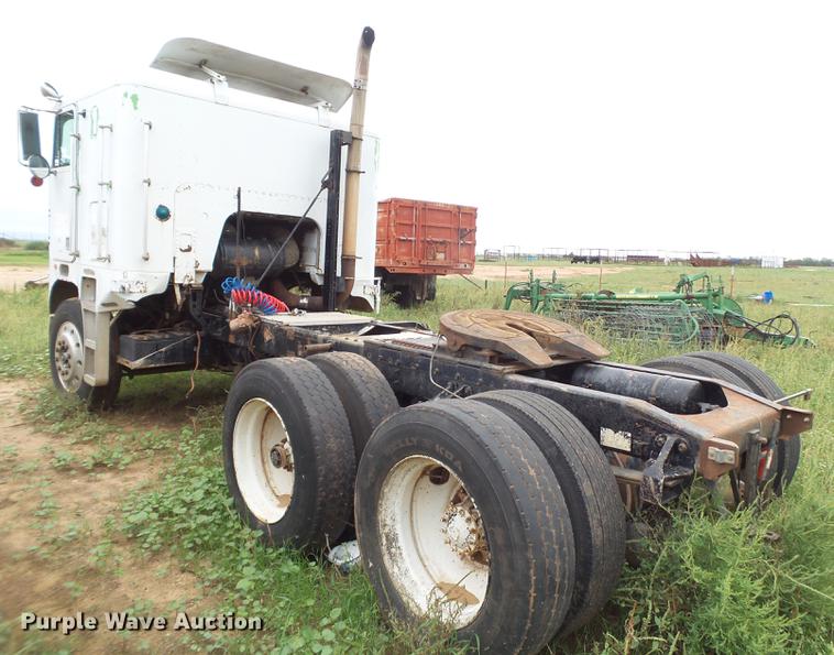 image for item EI9672 1984 Freightliner semi truck