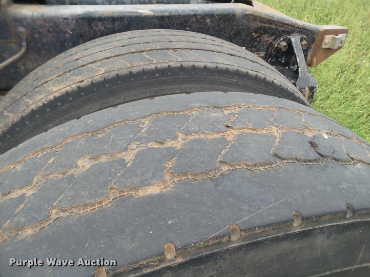 image for item EI9672 1984 Freightliner semi truck