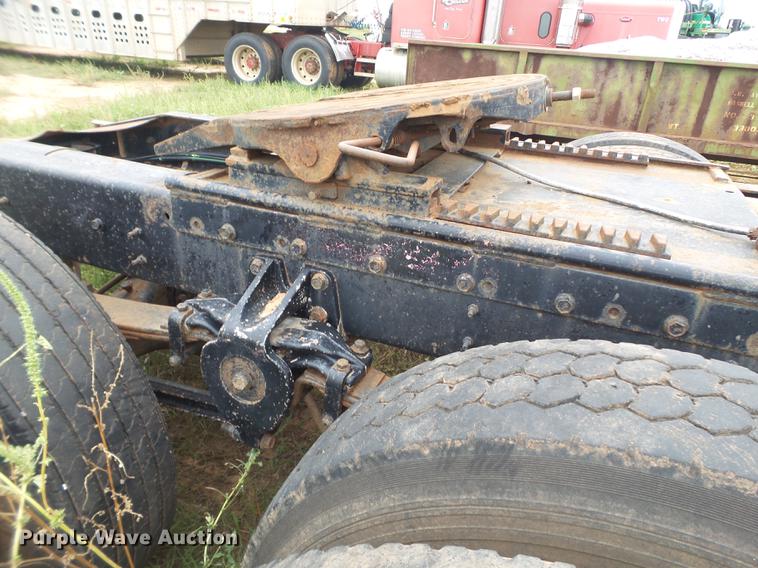 image for item EI9672 1984 Freightliner semi truck