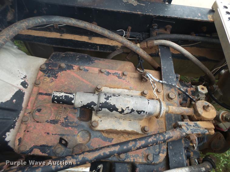 image for item EI9672 1984 Freightliner semi truck