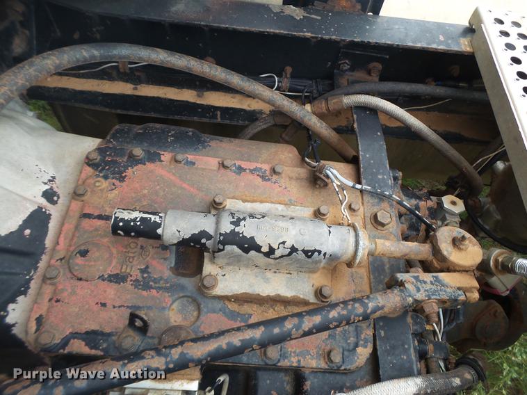 image for item EI9672 1984 Freightliner semi truck