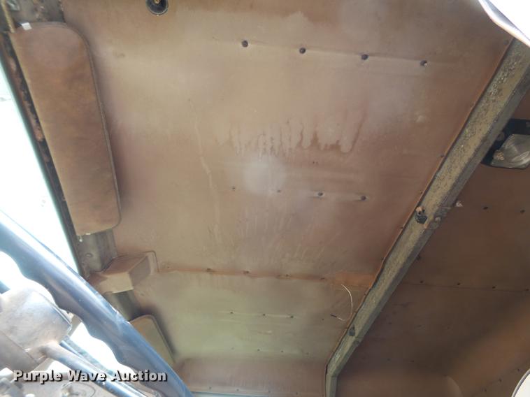 image for item EI9672 1984 Freightliner semi truck