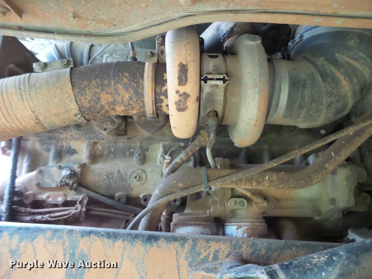 image for item EI9672 1984 Freightliner semi truck