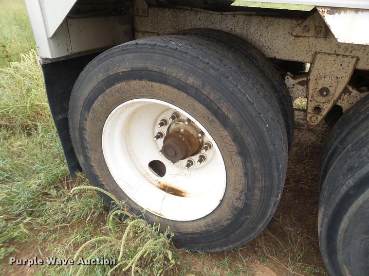 image for item EI9673 1998 Timpte double hopper bottom grain trailer