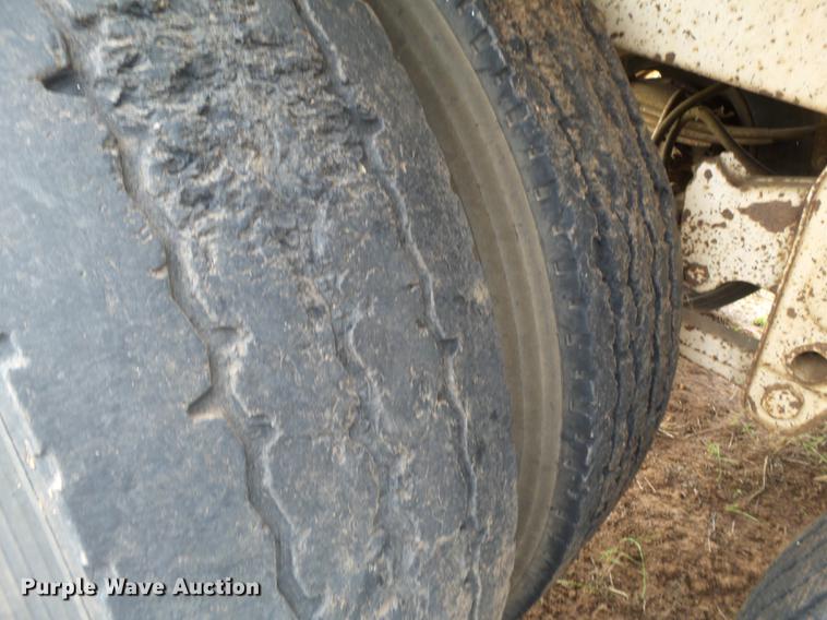 image for item EI9673 1998 Timpte double hopper bottom grain trailer