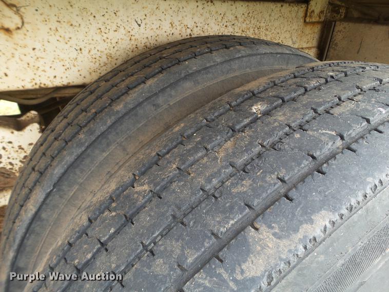 image for item EI9673 1998 Timpte double hopper bottom grain trailer