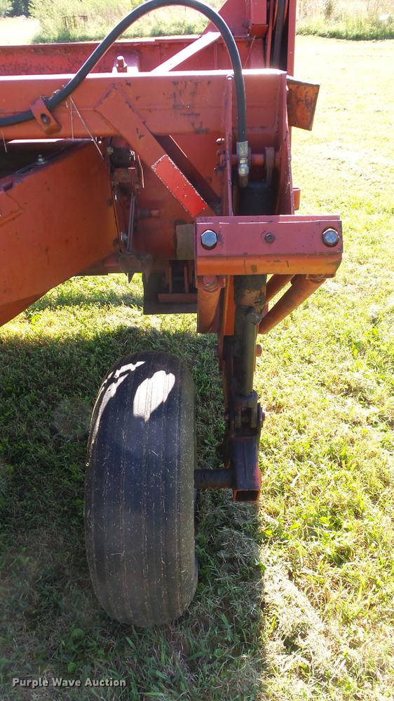 image for item FO9046 Hesston 1150 Hydroswing swather