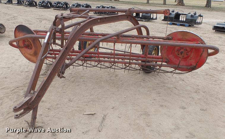 image for item FQ9468 Massey-Ferguson 36 hay rake