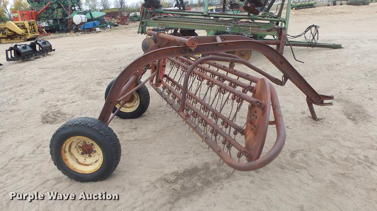 image for item FQ9468 Massey-Ferguson 36 hay rake