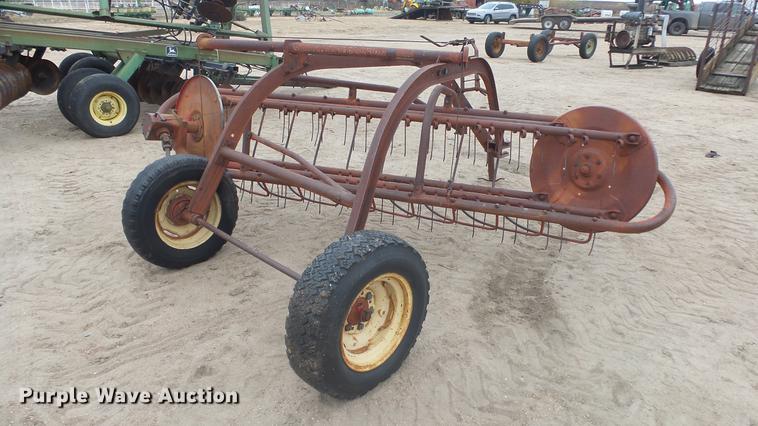image for item FQ9468 Massey-Ferguson 36 hay rake