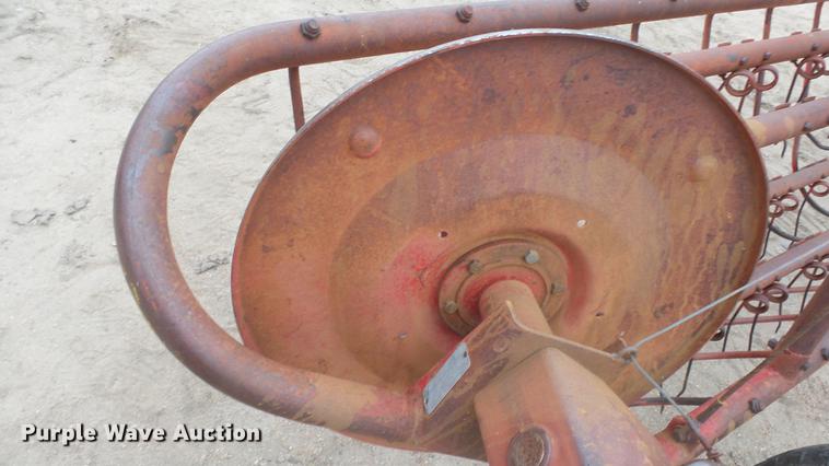 image for item FQ9468 Massey-Ferguson 36 hay rake