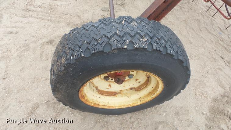 image for item FQ9468 Massey-Ferguson 36 hay rake