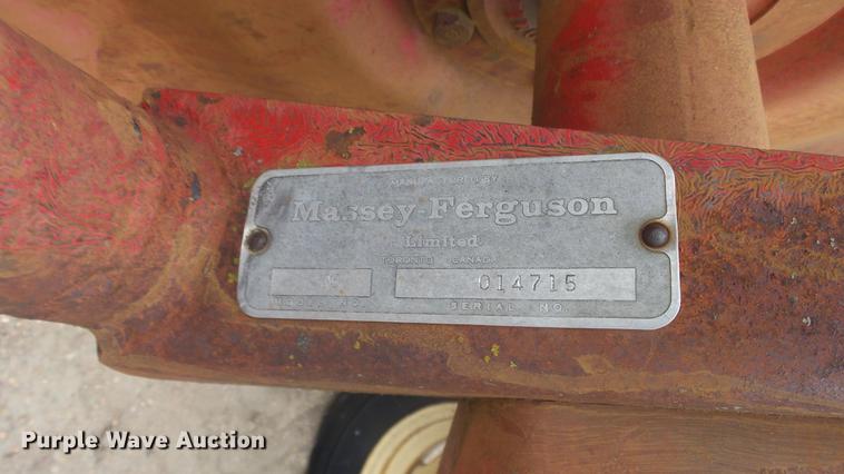 image for item FQ9468 Massey-Ferguson 36 hay rake