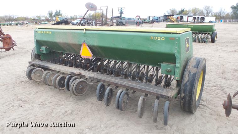image for item FQ9469 John Deere 8350 grain drill