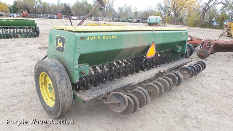 image for item FQ9469 John Deere 8350 grain drill