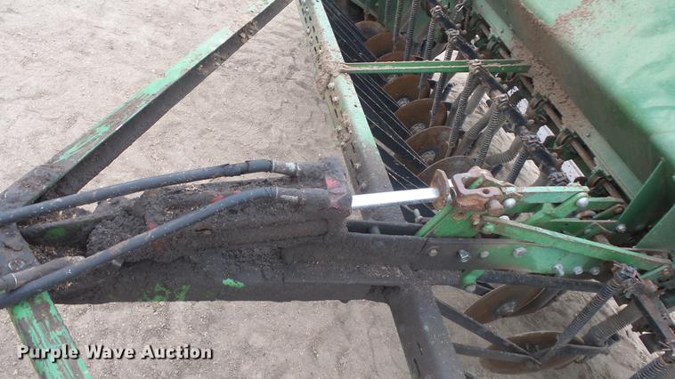 image for item FQ9469 John Deere 8350 grain drill