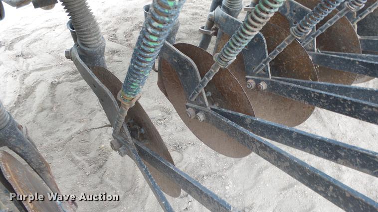 image for item FQ9469 John Deere 8350 grain drill