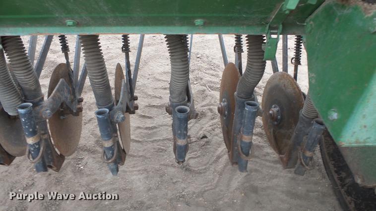 image for item FQ9469 John Deere 8350 grain drill