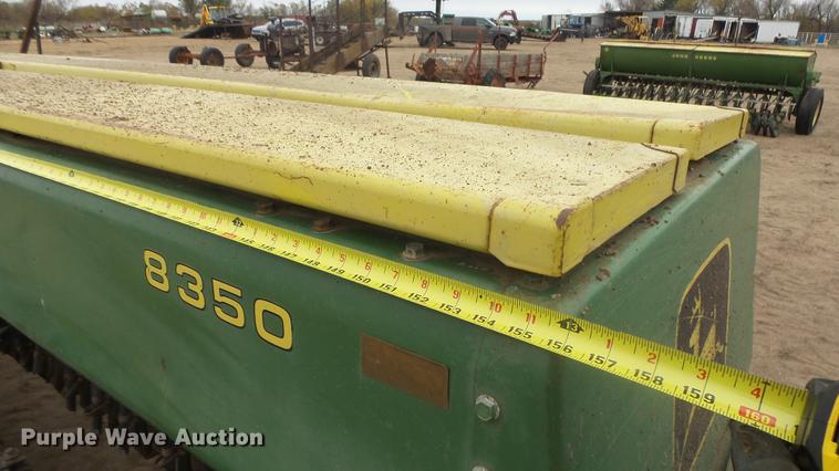 image for item FQ9469 John Deere 8350 grain drill