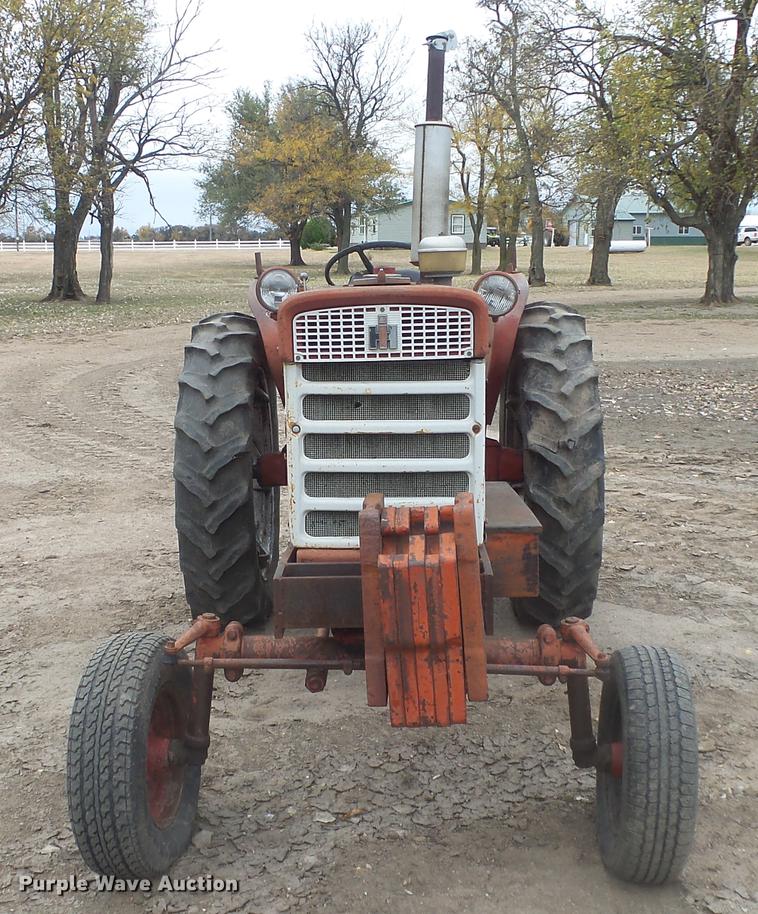 image for item FQ9477 Farmall 340 tractor
