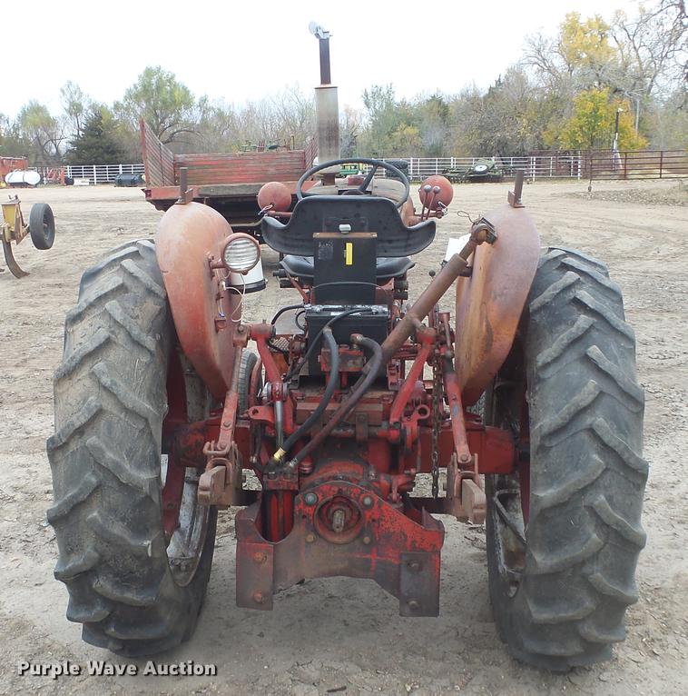image for item FQ9477 Farmall 340 tractor