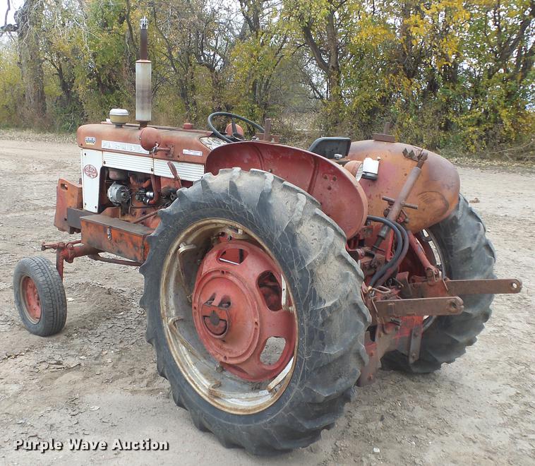 image for item FQ9477 Farmall 340 tractor