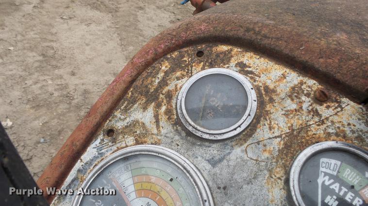 image for item FQ9477 Farmall 340 tractor