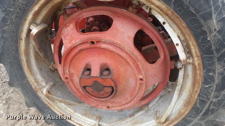 image for item FQ9477 Farmall 340 tractor