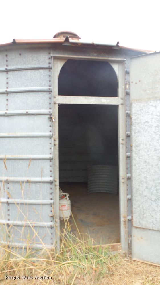 image for item FQ9498 (2) grain bins