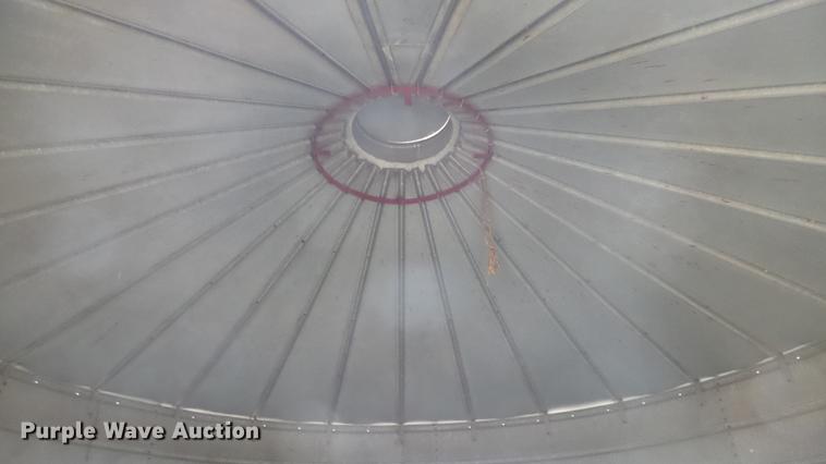 image for item FQ9498 (2) grain bins