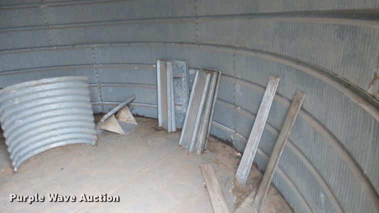 image for item FQ9498 (2) grain bins