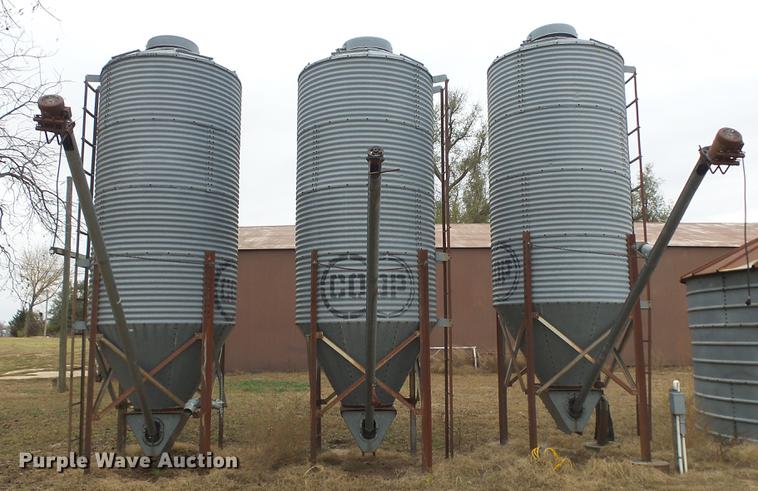 image for item FQ9499 (3) bottom hopper bins