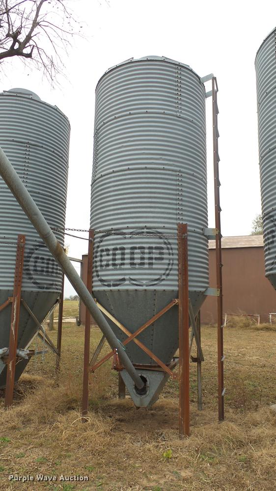 image for item FQ9499 (3) bottom hopper bins