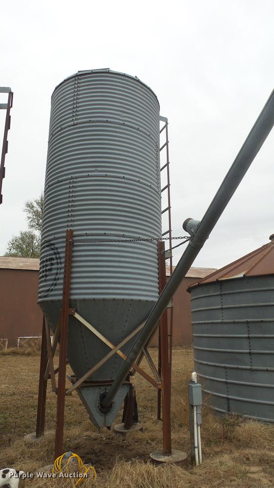 image for item FQ9499 (3) bottom hopper bins