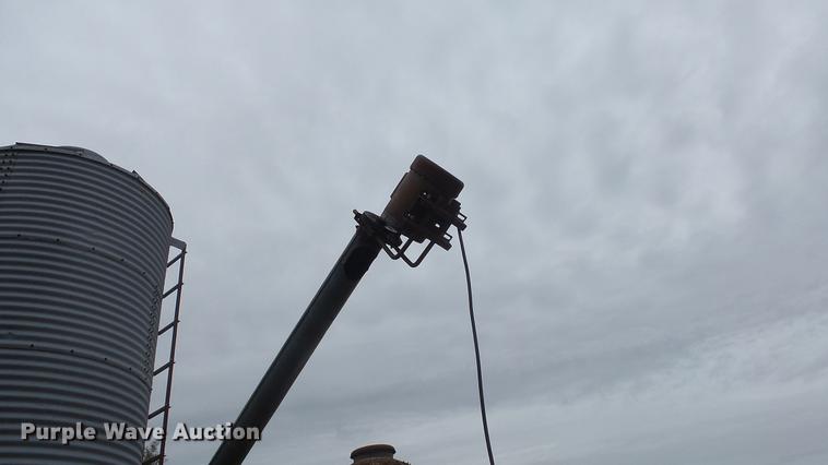 image for item FQ9499 (3) bottom hopper bins