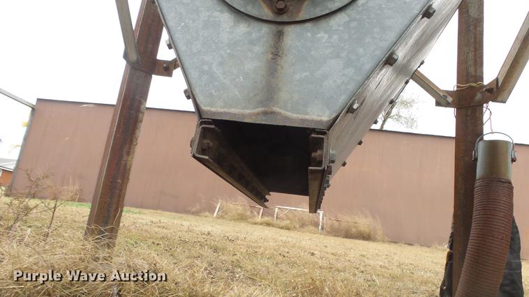 image for item FQ9499 (3) bottom hopper bins