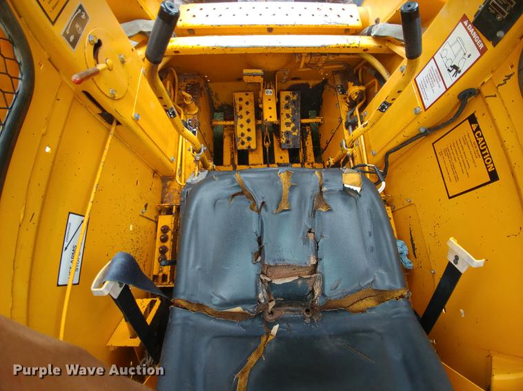 image for item G1348 1987 John Deere 575 skid steer