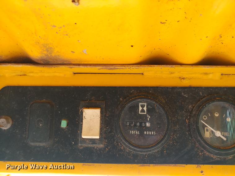 image for item G1348 1987 John Deere 575 skid steer