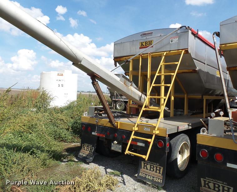 image for item DB7000 2012 KBH fertilizer tender trailer