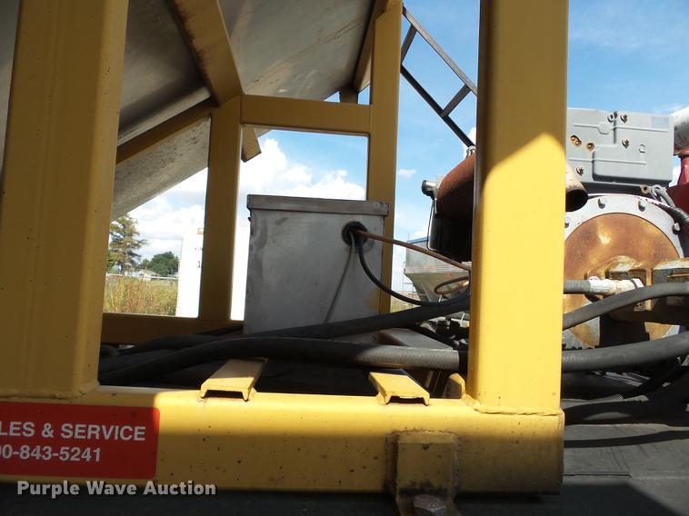 image for item DB7000 2012 KBH fertilizer tender trailer